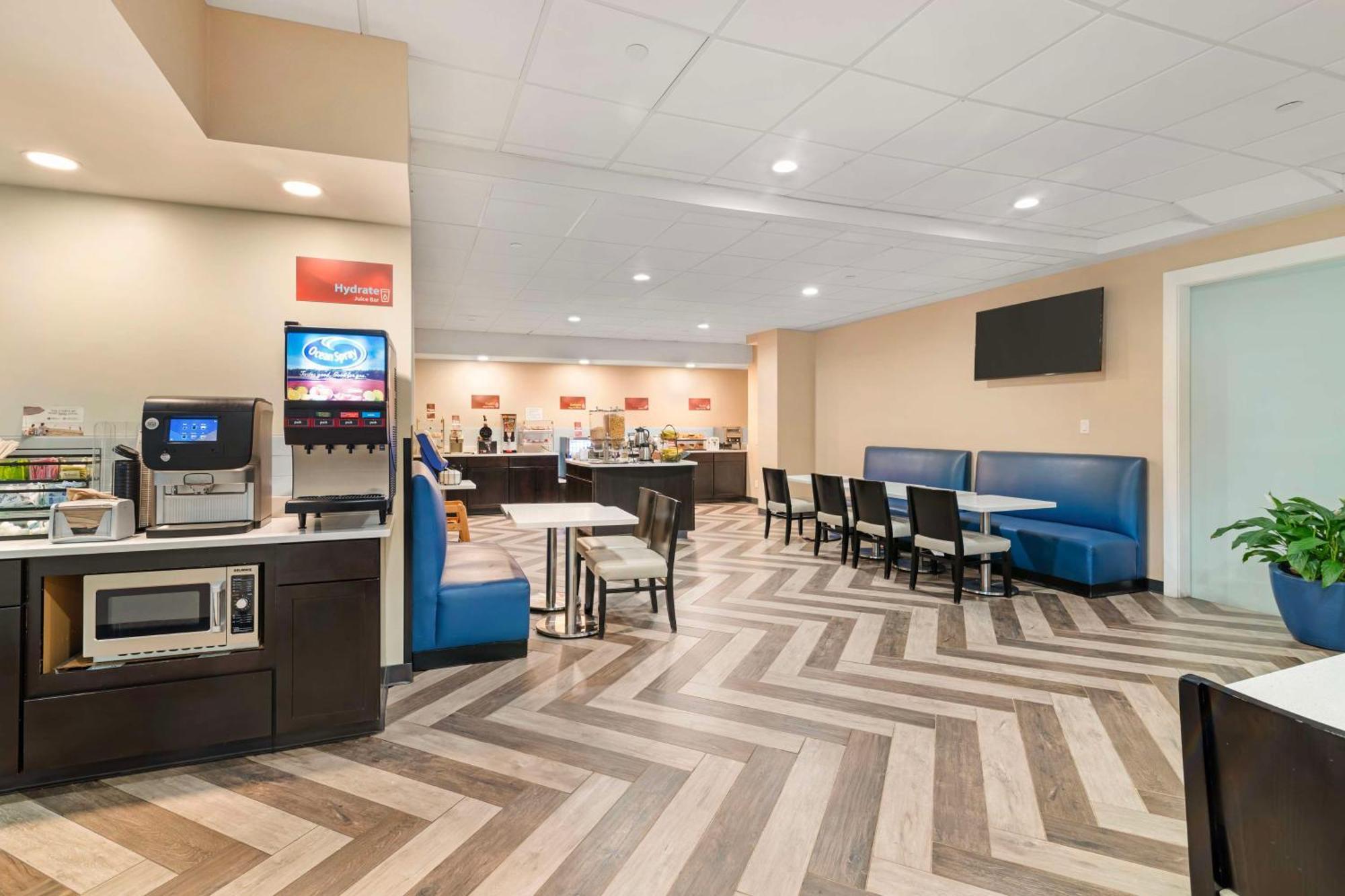 Best Western Plus Landmark Inn Laconia Exterior foto