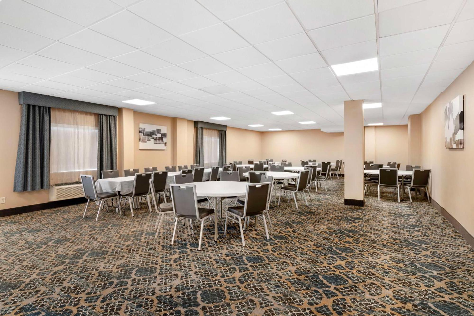Best Western Plus Landmark Inn Laconia Exterior foto